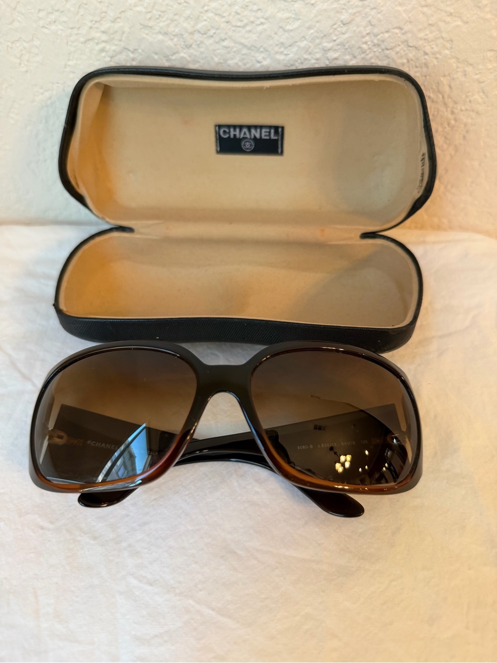 Authentic Vintage CHANEL 5080-B Strass Rhinestone Sunglasses with hardshell case - Picture 4 of 10